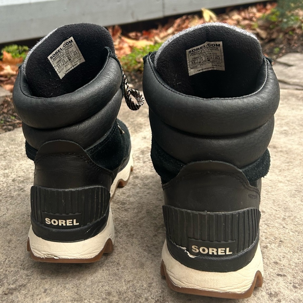 Sorel Kinetic Impact Ankle Boots, size 9.5 - Picture 9 of 13